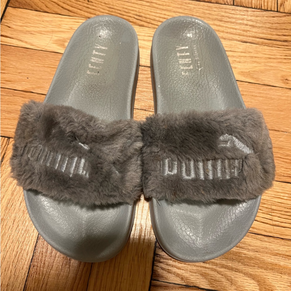 PUMA Women's Gray Fuzzy Slides